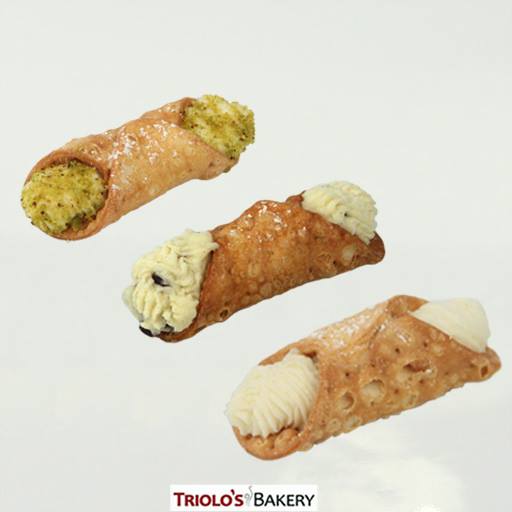 Cannolis at Triolo's Bakery